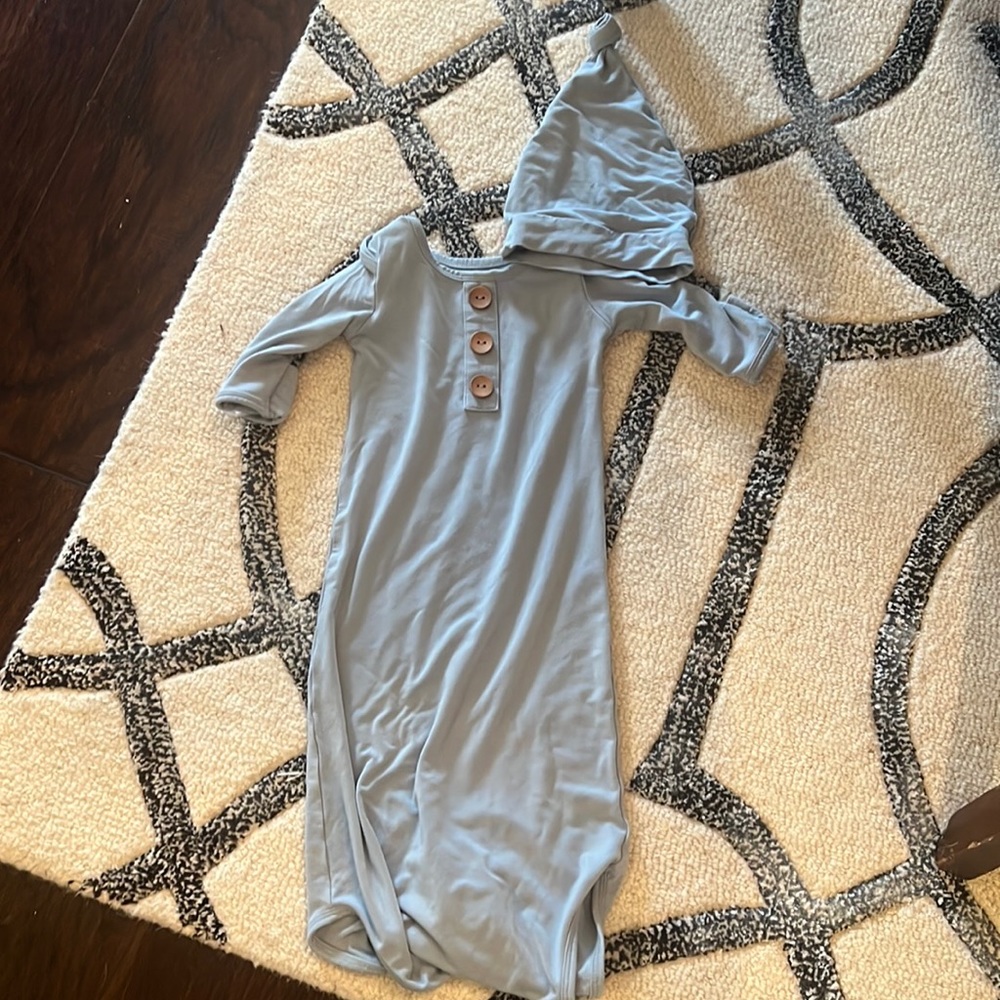 Caden lane knotted gown and hat